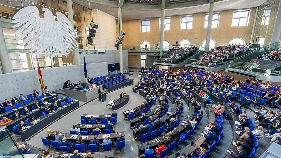 Der Bundestag verabschiedet eine Reform der Reform. Der Bundestag verabschiedet eine Reform der Reform.