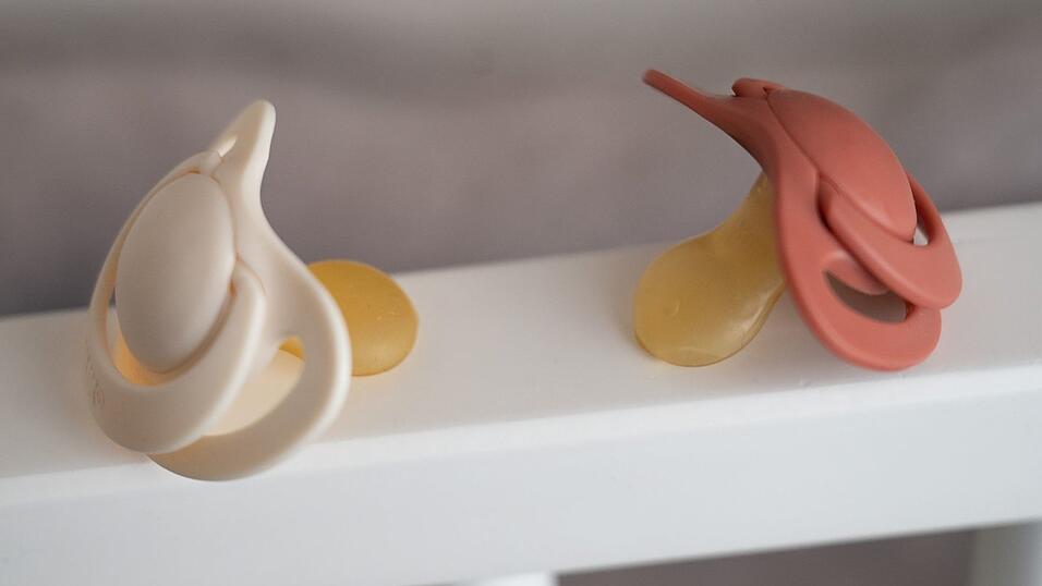 Eine Erzieherin soll Kleinkinder in einer Krippe misshandelt haben. (Symbolbild) Eine Erzieherin soll Kleinkinder in einer Krippe misshandelt haben. (Symbolbild)
