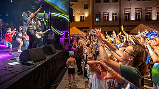 Finale mit Energie: Die nigerianische Blues-Sängerin Justina Lee Brown heizte am Stadtplatz ein. Finale mit Energie: Die nigerianische Blues-Sängerin Justina Lee Brown heizte am Stadtplatz ein.