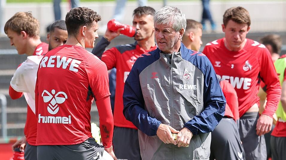 Martel (l.) am Dienstag mit dem neuen Kölner Trainer Friedhelm Funkel. Martel (l.) am Dienstag mit dem neuen Kölner Trainer Friedhelm Funkel.
