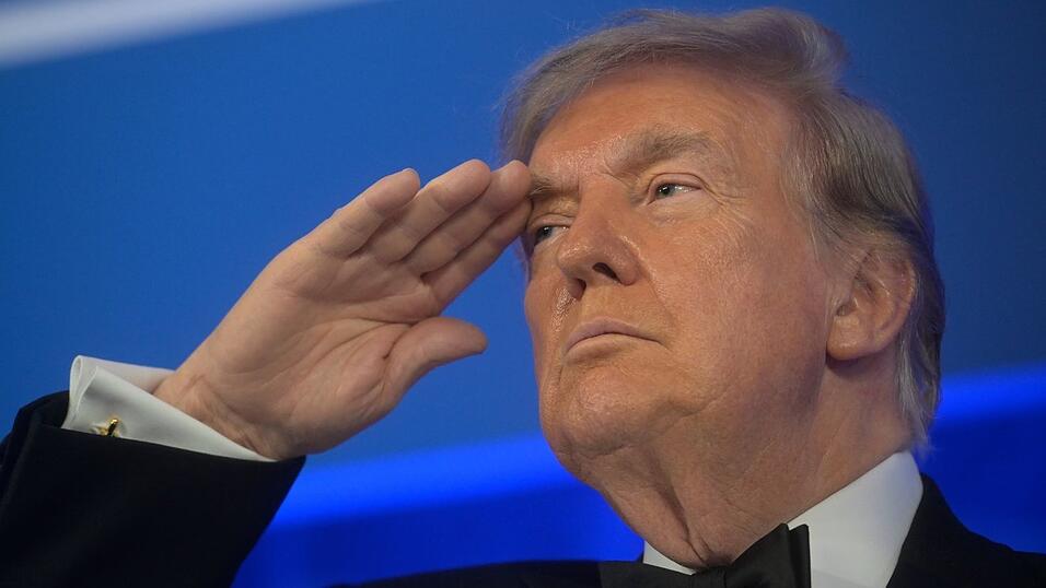 Laut Trump sind die USA weiter im Gespräch mit dem Iran. Laut Trump sind die USA weiter im Gespräch mit dem Iran.