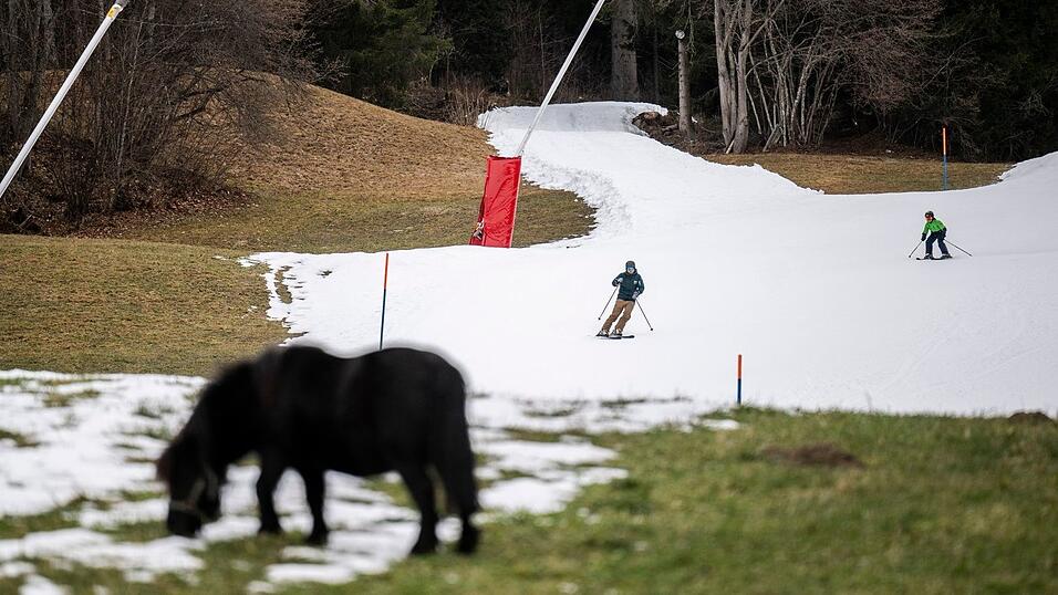 Ohne Kunstschnee h&auml;tte es der Skisport schwer, sagen Branchenvertreter.