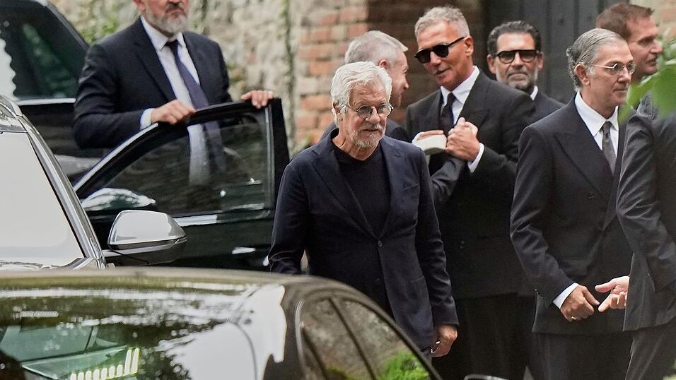 Lebens- und Geschäftspartner Leo Dell'Orco nimmt Abschied von Armani.