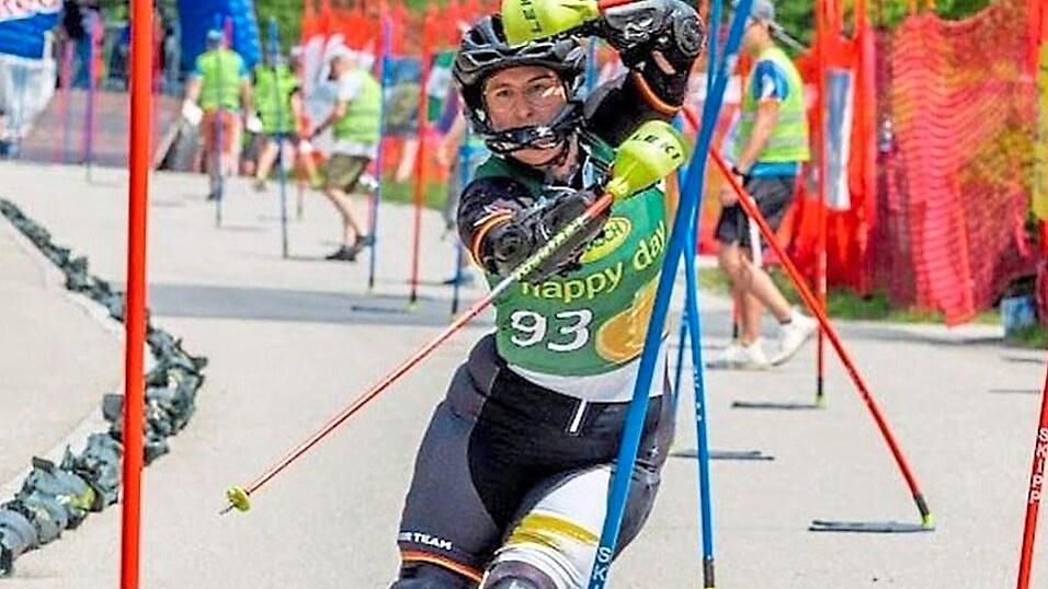 Im Slalom und Großtorlauf messen sich die Inline-Athleten.