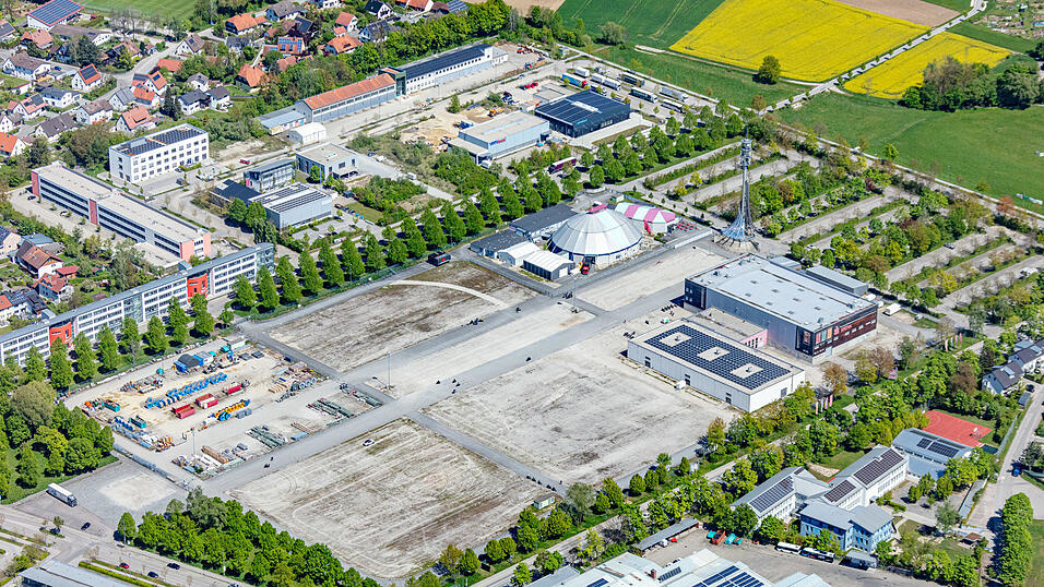 Ausstellungsfläche, (provisorischer) Theaterstandort, Lagerfläche, Parkplatz - die Nutzung des Messegeländes ist vielfältig. Doch meistens steht das Gelände größtenteils leer. Ausstellungsfläche, (provisorischer) Theaterstandort, Lagerfläche, Parkplatz - die Nutzung des Messegeländes ist vielfältig. Doch meistens steht das Gelände größtenteils leer.