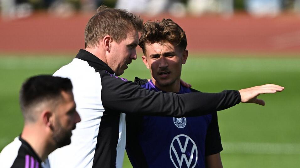 Julian Nagelsmann (l) nominierte Tom Bischof ebenfalls schon. (Archivbild)