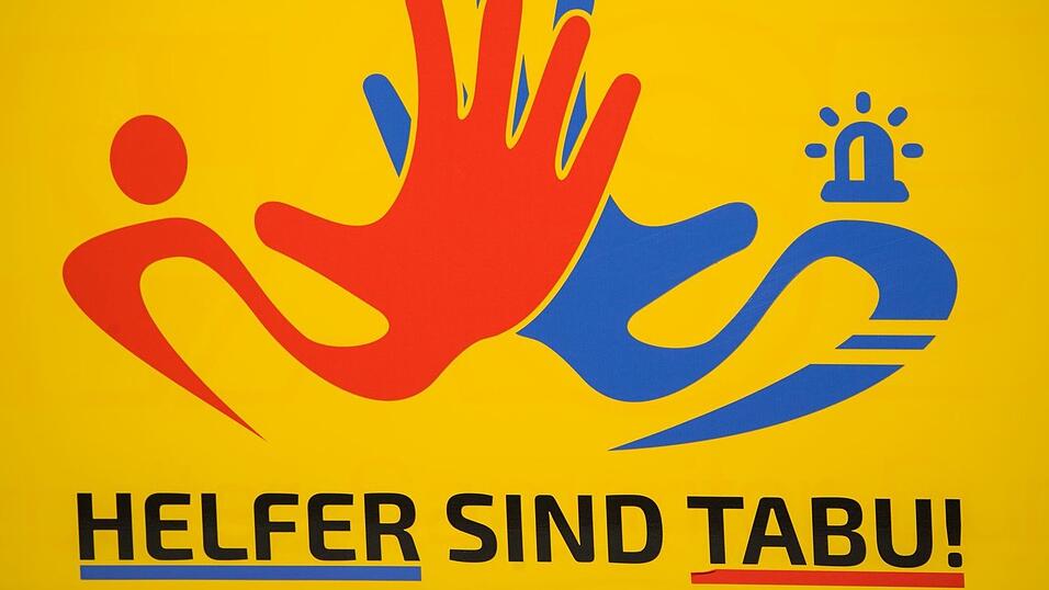Mit der Kampagne «Helfer sind Tabu!» wurde schon für Schutz von Rettungskräften geworben. (Archivfoto) Mit der Kampagne «Helfer sind Tabu!» wurde schon für Schutz von Rettungskräften geworben. (Archivfoto)