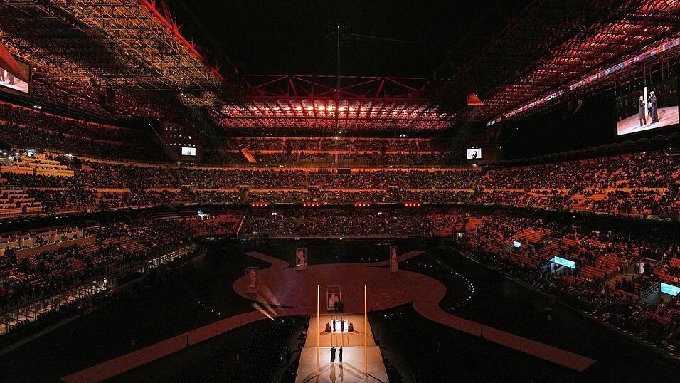 Der Hauptteil der Er&ouml;ffnungsfeier der Winterspiele wird im Mail&auml;nder Fu&szlig;ballstadion aufgef&uuml;hrt.