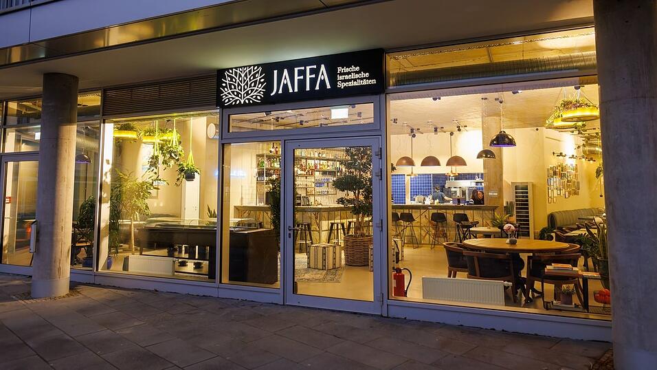 Der Name des Restaurants geht auf Freiburgs Partnerstadt Tel Aviv zurück, die 1908 als Gartenvorstadt von Jaffa gegründet und dann 1950 mit Jaffa zu einer Stadtgemeinde vereinigt wurde.