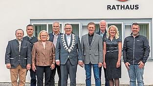 Neben B&uuml;rgermeister G&uuml;nter Schuster und dessen Stellvertreter Norbert Strebl und Gerda Schaffer scheiden auch Martin Fuchs, Ludwig Schott, Thomas Niedermeier, Martina Kohl, Reinhard Fischer und Peter Fellermeier aus dem Loichinger Gemeinderat aus.