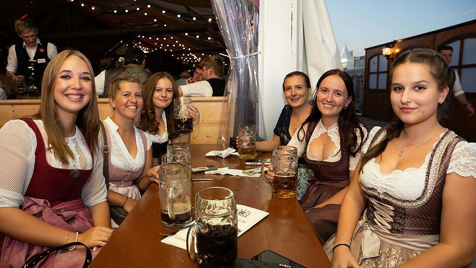 Die Partybilder vom Mittwoch, 12. August, aus dem Festzelt Reisinger. Die Partybilder vom Mittwoch, 12. August, aus dem Festzelt Reisinger.