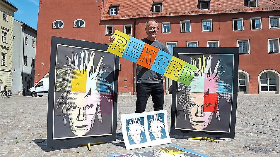 Der Oberpf&auml;lzer Extremk&uuml;nstler Michael Werner will in Regensburg einen neuen Weltrekord aufstellen. Am 12. August sollen in zehn Stunden 1 000 Warhol-Portr&auml;ts zu Papier gebracht werden.