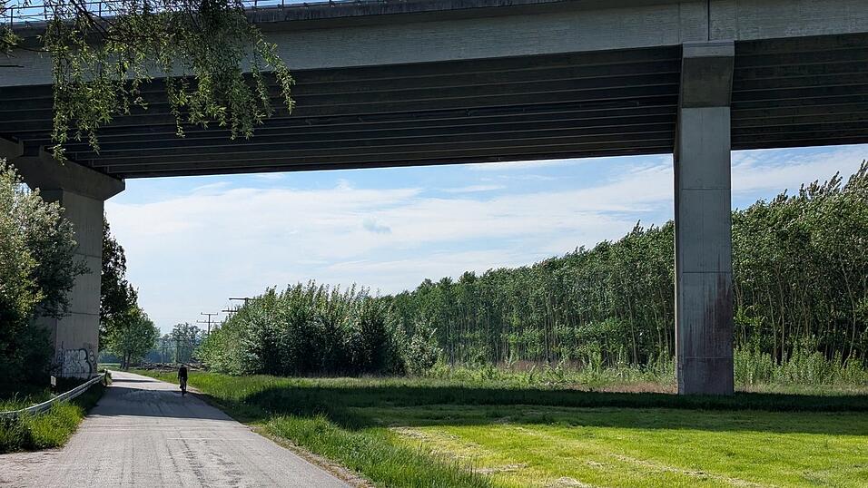 Auf der Stra&szlig;e zwischen Ganslberg und Pfettrach will die Gemeinde die Geschwindigkeit beschr&auml;nken, um Radfahrer besser zu sch&uuml;tzen.