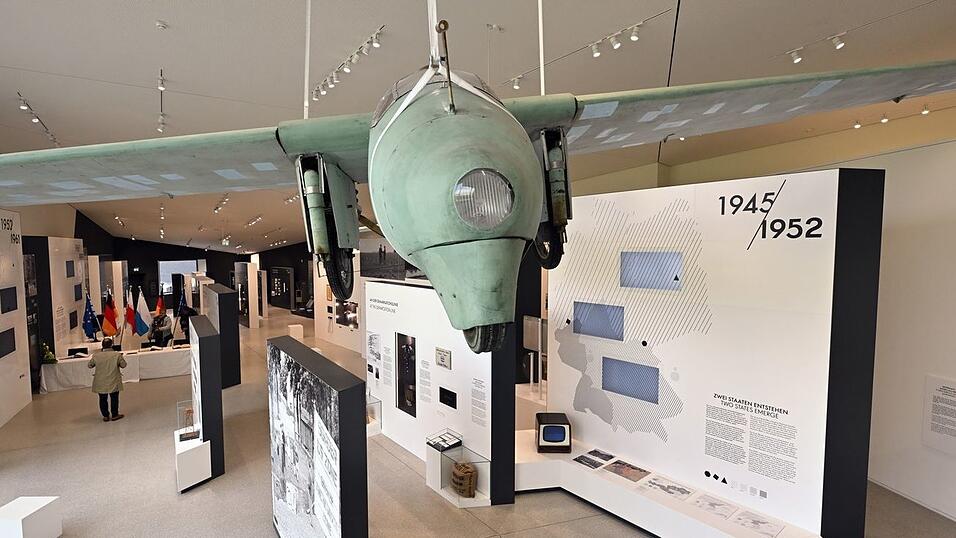 Mit diesem selbst gebauten Leichtflugzeug wollte eine Familie aus der DDR fliehen. (Archivbild) Mit diesem selbst gebauten Leichtflugzeug wollte eine Familie aus der DDR fliehen. (Archivbild)