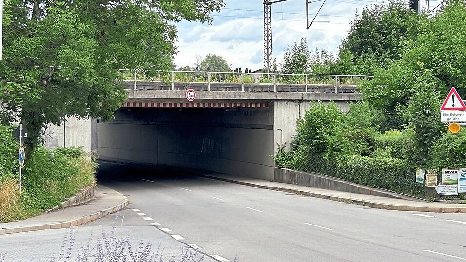 Die Bahnunterführung an der Bahnhofstraße wird im August über mehrere Wochen gesperrt.
