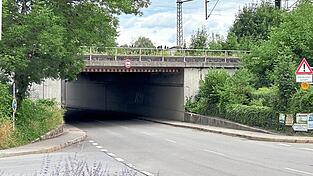 Die Bahnunterführung an der Bahnhofstraße wird im August über mehrere Wochen gesperrt. Die Bahnunterführung an der Bahnhofstraße wird im August über mehrere Wochen gesperrt.