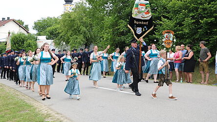 Impressionen vom Festzug beim Gründungsfest der Feuerwehr Piegendorf