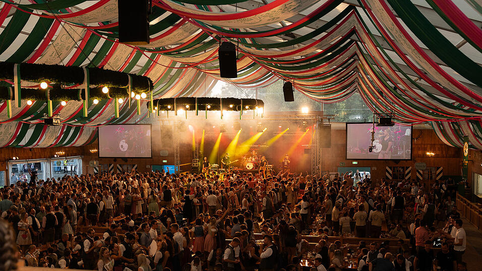 Die Partybilder vom Freitag, 18. August 2023, aus dem Festzelt Weckmann.