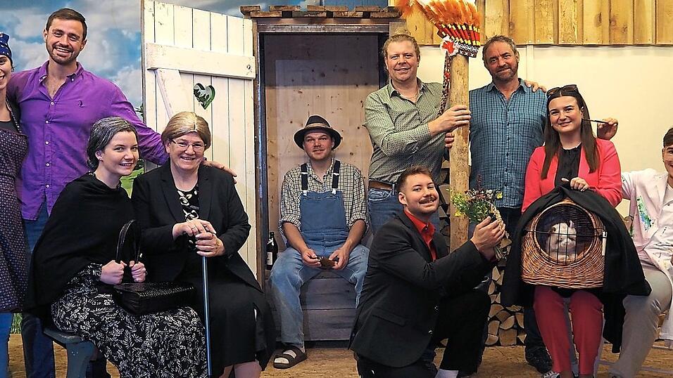 Die Theatergruppe des TSV Mamming sorgte für Lachmuskelkater mit dem Stück „Katzenjammer“. Die Theatergruppe des TSV Mamming sorgte für Lachmuskelkater mit dem Stück „Katzenjammer“.