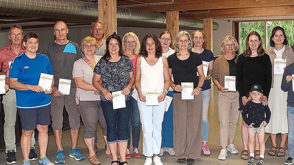 Alle erfolgreichen Teilnehmer bei den Erwachsenen. Alle erfolgreichen Teilnehmer bei den Erwachsenen.