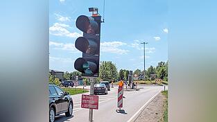 Bis Dienstag muss man sich am Globus-Kreisel noch gedulden. Bis Dienstag muss man sich am Globus-Kreisel noch gedulden.