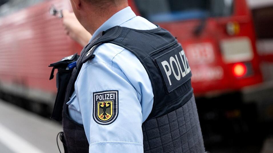 Die Bundespolizei mahnte zur Vorsicht an Bahnsteigen. (Symbolbild)