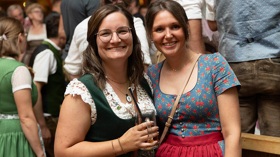Die Partybilder vom Dienstag, 11. August, aus dem Festzelt Weckmann. Die Partybilder vom Dienstag, 11. August, aus dem Festzelt Weckmann.