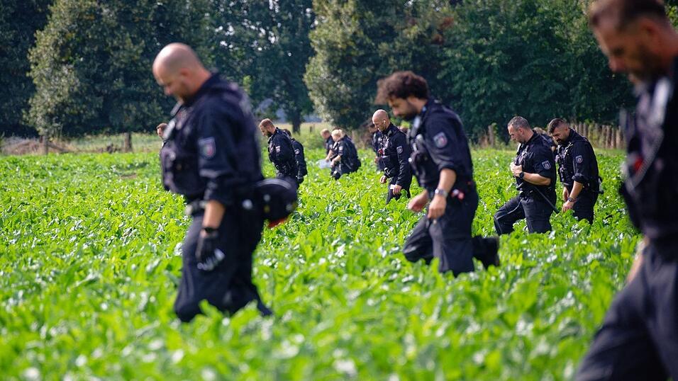 Sowohl in Brandenburg als auch in NRW wurden nach Angaben der Beh&ouml;rden Abschussvorrichtungen und Pyrotechnik gefunden.