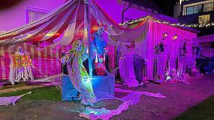 Der Zirkus der Verdammten machte bereits &ouml;fter zu Halloween bei Thomas Schindler Halt.