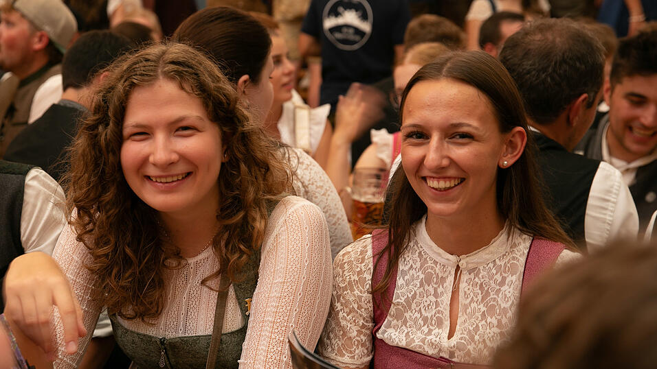 Die Partybilder vom Donnerstag, 14. August, aus dem Festzelt Nothaft. Die Partybilder vom Donnerstag, 14. August, aus dem Festzelt Nothaft.