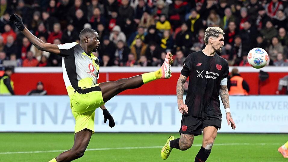 Serhou Guirassy wurde nach schwachem Spiel vorzeitig ausgewechselt. Serhou Guirassy wurde nach schwachem Spiel vorzeitig ausgewechselt.