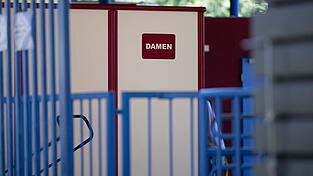 Was geschah im Juni 2025 in diesem Freibad? Vor dem Amtsgericht Gelnhausen beginnt der Prozess gegen zwei Männer. (Archivbild) Was geschah im Juni 2025 in diesem Freibad? Vor dem Amtsgericht Gelnhausen beginnt der Prozess gegen zwei Männer. (Archivbild)