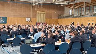 Abgestimmt wurde bei der Wahl des Vorstands mit Handzeichen.