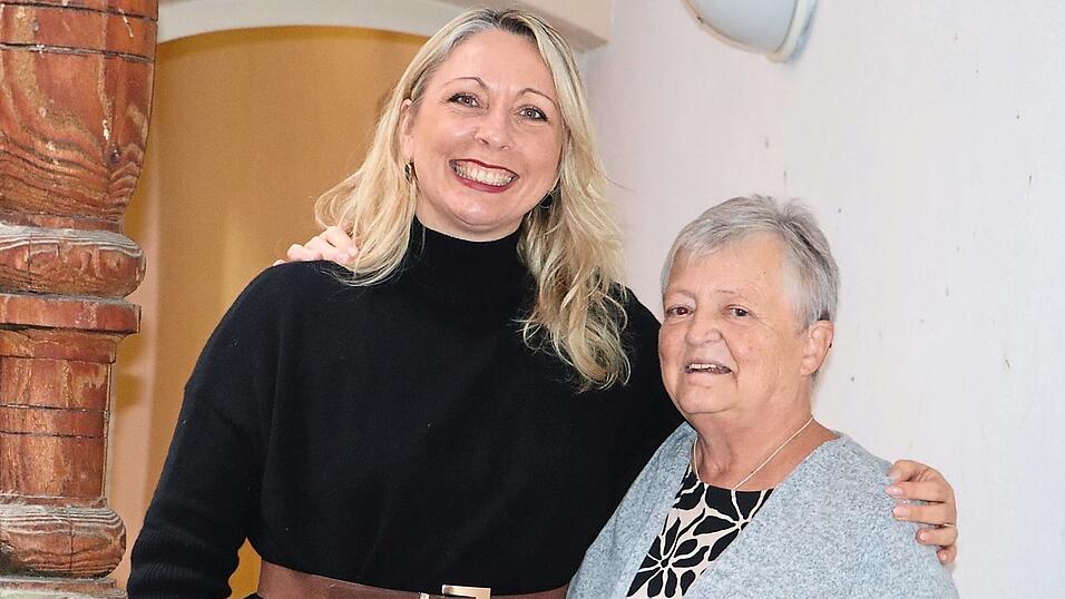 Rebecca Werner (links) und Brigitte Ellwanger hoffen im neuen Jahr auf weiteren Zulauf für die Selbsthilfegruppe 'DazuGeHÖRen'. Rebecca Werner (links) und Brigitte Ellwanger hoffen im neuen Jahr auf weiteren Zulauf für die Selbsthilfegruppe 'DazuGeHÖRen'.