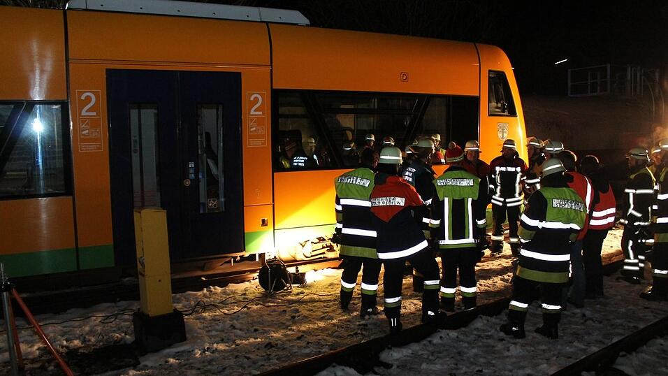 In Furth ist ein Zug aus den Gleis gesprungen.