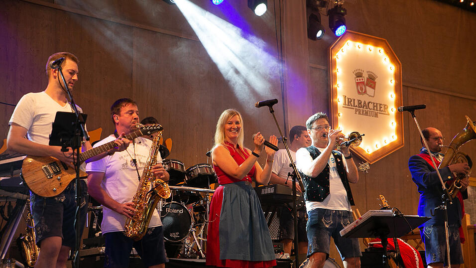 Die Partybilder vom Freitag, 12. August 2022, aus dem Festzelt Krönner.
