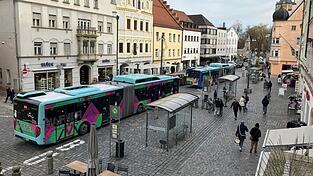 Der Ordnungsausschuss empfiehlt den Beitritt Straubings zum Regensburger Verkehrsverbund, falls der Freistaat nicht doch noch die Frist verlängert. Der Ordnungsausschuss empfiehlt den Beitritt Straubings zum Regensburger Verkehrsverbund, falls der Freistaat nicht doch noch die Frist verlängert.