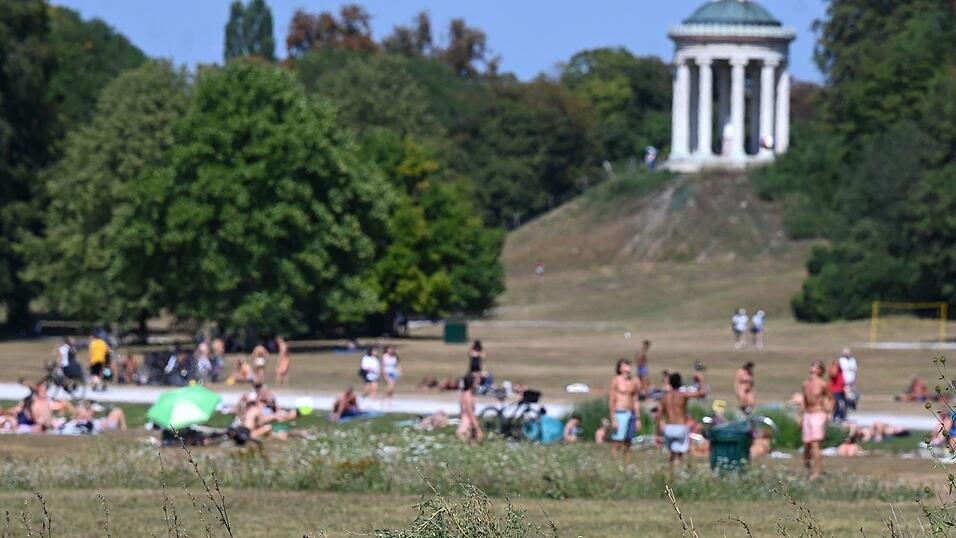 Sonniges und heißes Wetter prägen weiter das Wetter in Bayern. (Archivbild) Sonniges und heißes Wetter prägen weiter das Wetter in Bayern. (Archivbild)