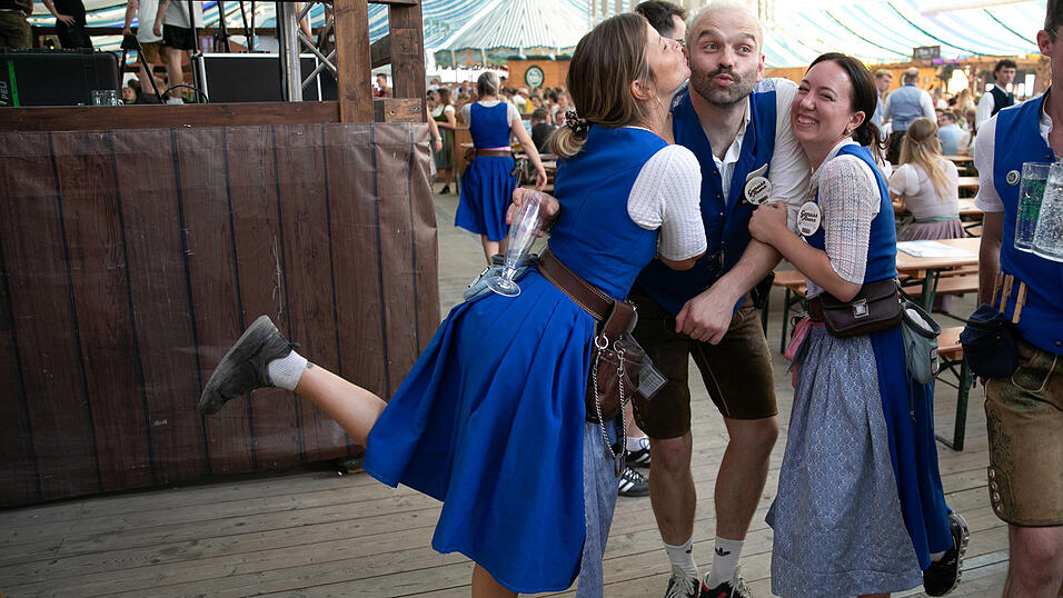 Die Partybilder vom Sonntag, 10. August, aus dem Festzelt Wenisch. Die Partybilder vom Sonntag, 10. August, aus dem Festzelt Wenisch.