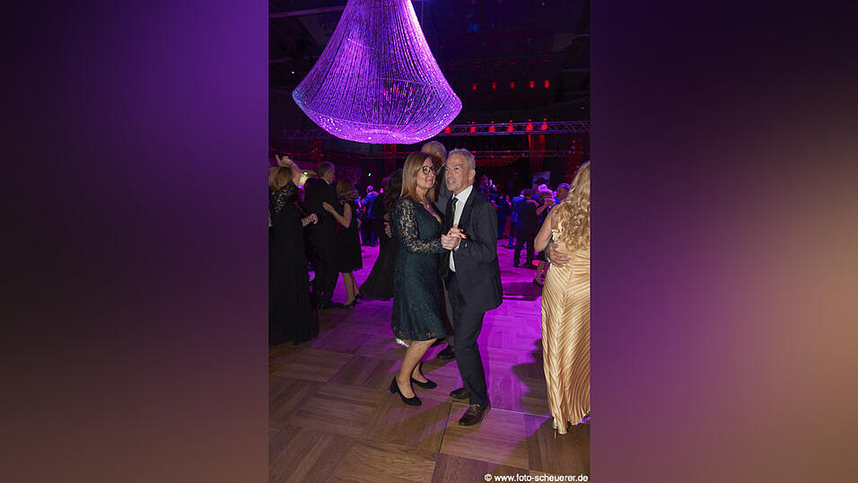 Mit dem SPD-Ball wurde am Samstag die Ballsaison in Straubing eröffnet. Mit dem SPD-Ball wurde am Samstag die Ballsaison in Straubing eröffnet.