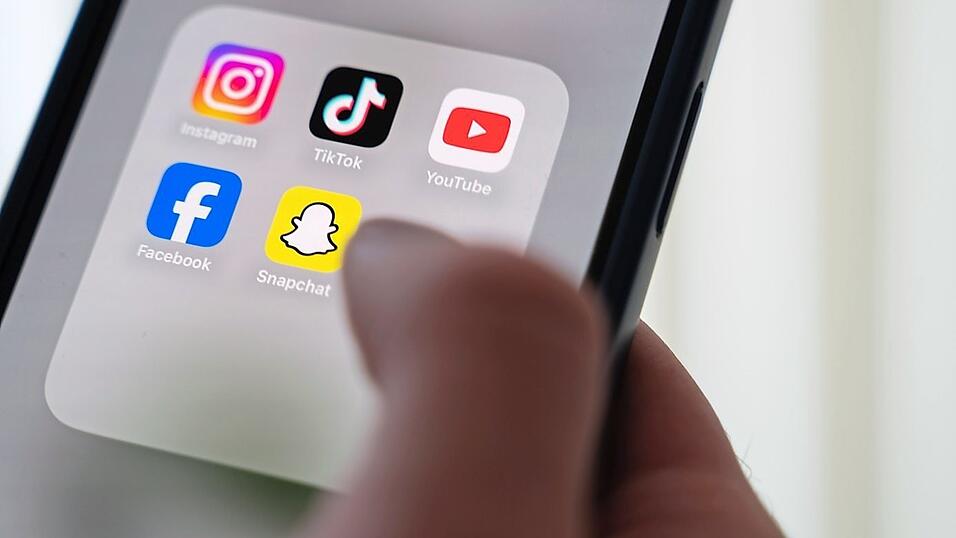Wie die Beweisaufnahme ergab, hat der Angeklagte den verfahrensgegenst&auml;ndlichen Sticker in der Whatsapp-Gruppe nur ein Mal verwendet.