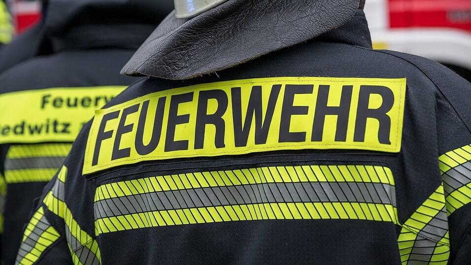 Die Feuerwehr konnte den Brand schlie&szlig;lich unter Kontrolle bringen. (Symbolbild)