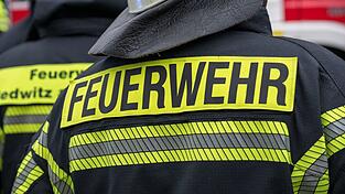 Die Feuerwehr konnte den Brand schlie&szlig;lich unter Kontrolle bringen. (Symbolbild)