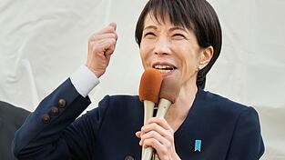 Japans neue Regierungschefin Takaichi hat bei der Unterhauswahl Berichten zufolge einen Sieg eingefahren.