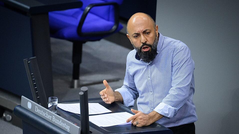 Ferat Kocak von der Linksfraktion hatte die Bundesregierung nach der Zahl der Antr&auml;ge auf Wiedergutmachungseinb&uuml;rgerung gefragt. (Archivbild)