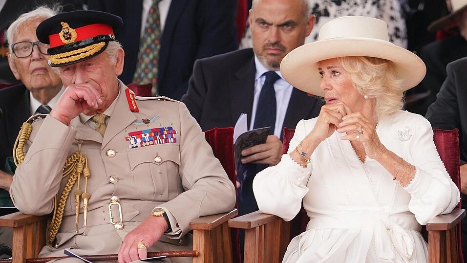 Die Hoffnung ist groß, dass König Charles als Staatsoberhaupt ohne politische Agenda seine diplomatische Rolle bei der Begegnung mit Trump geschickt ausfüllt und zum stabilen Gegenpol wird - zwischen einem geschwächten Premier und einem unberechenbaren Gast. Die Hoffnung ist groß, dass König Charles als Staatsoberhaupt ohne politische Agenda seine diplomatische Rolle bei der Begegnung mit Trump geschickt ausfüllt und zum stabilen Gegenpol wird - zwischen einem geschwächten Premier und einem unberechenbaren Gast.