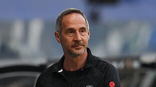 Adi H&uuml;tter soll der Top-Kandidat als neuer Trainer bei Eintracht Frankfurt sein. (Archivbild)