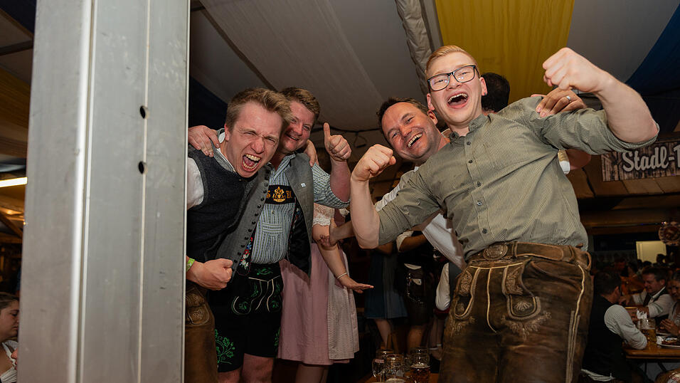 Die Partybilder vom Samstag, 12. August 2023, aus dem Festzelt Reisinger. Die Partybilder vom Samstag, 12. August 2023, aus dem Festzelt Reisinger.