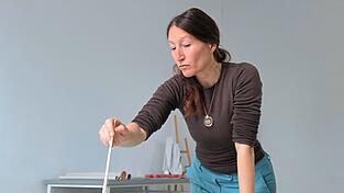 Iris Nitzl bei der Projektarbeit