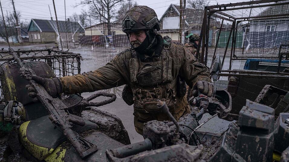 Ein milliardenschweres EU-Darlehen soll der Ukraine die Fortsetzung des Abwehrkampfes gegen Russland erm&ouml;glichen. (Archivbild)